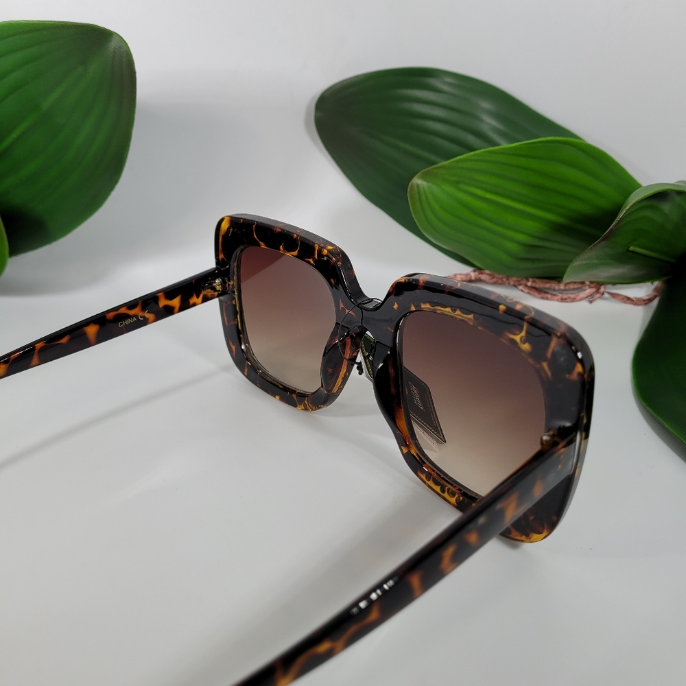 Glamorous Square Rhinestone Sunglasses - Picture 3 of 5